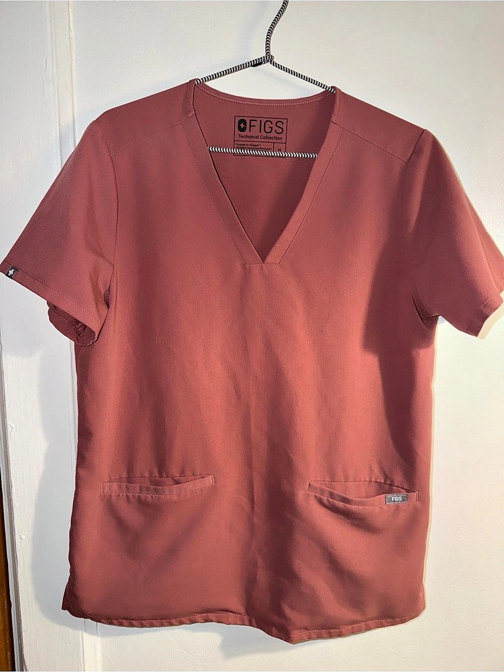 FIGS Casma Three-Pocket Scrub Top Pink Medium